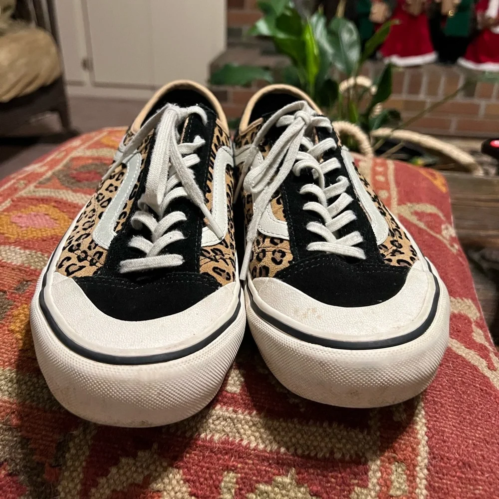 Vans Tan & Black Cheetah Skater Sneakers 9 women 7.5 men - Picture 7 of 14